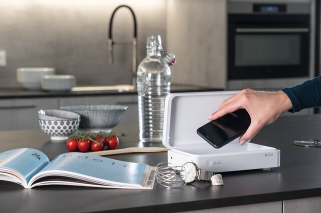 UV-C sterilization box