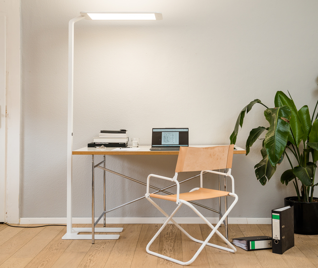 Floor Lum White Homeoffice