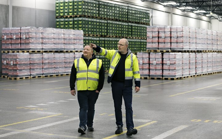 Michael Hansson from Kvalitek (left) and Jesper Larsen from Carlsberg (right)